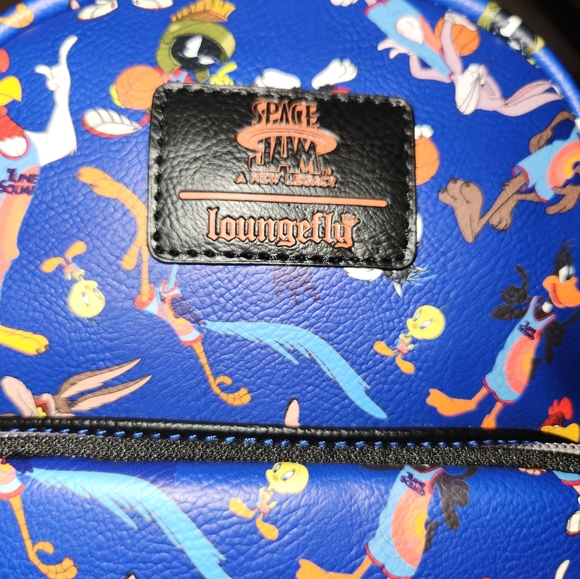 LOUNGEFLY SPACEJAM BACKPACK (RARE) - Picture 3 of 6